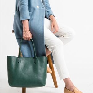 Classic Green Leather Tote Bag - Elegant Everyday Carry
